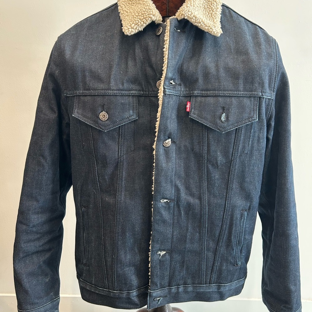 Levi’s Men's Denim Jacket with Sherpa Lining
